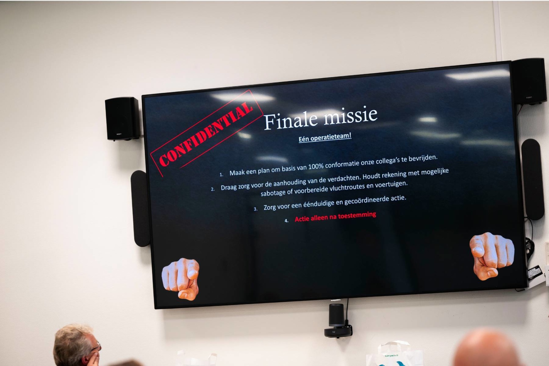 De deelnemers werkten via submissies naar een finale missie toe